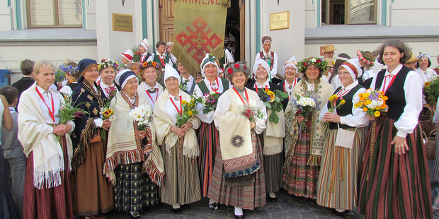 Tautas lietišķās mākslas studija “Kamene”