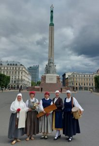 Sievu folkloras kopa “Vilcenes”