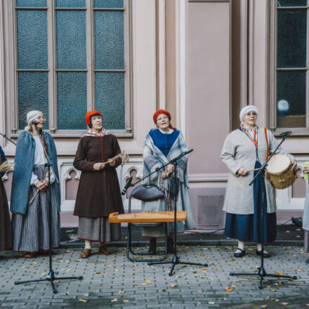 Miķeļdienas svinības ar sievu folkloras kopu “Vilcenes”