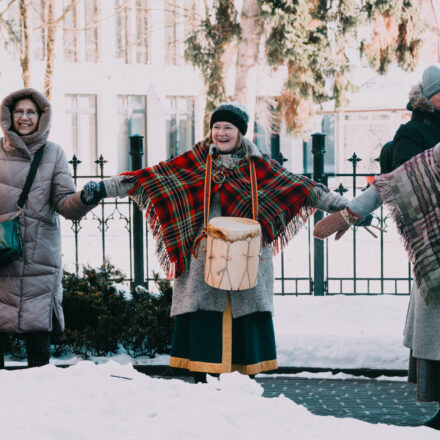 Meteņdiena ar sievu folkloras kopu &#8220;Vilcenes&#8221;