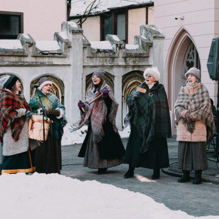 Meteņdiena ar sievu folkloras kopu &#8220;Vilcenes&#8221;